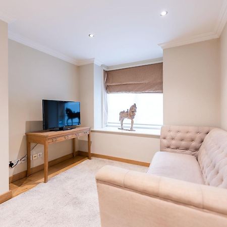 Luxury 6 Bedroom House In Southwick Street Londra Exterior foto