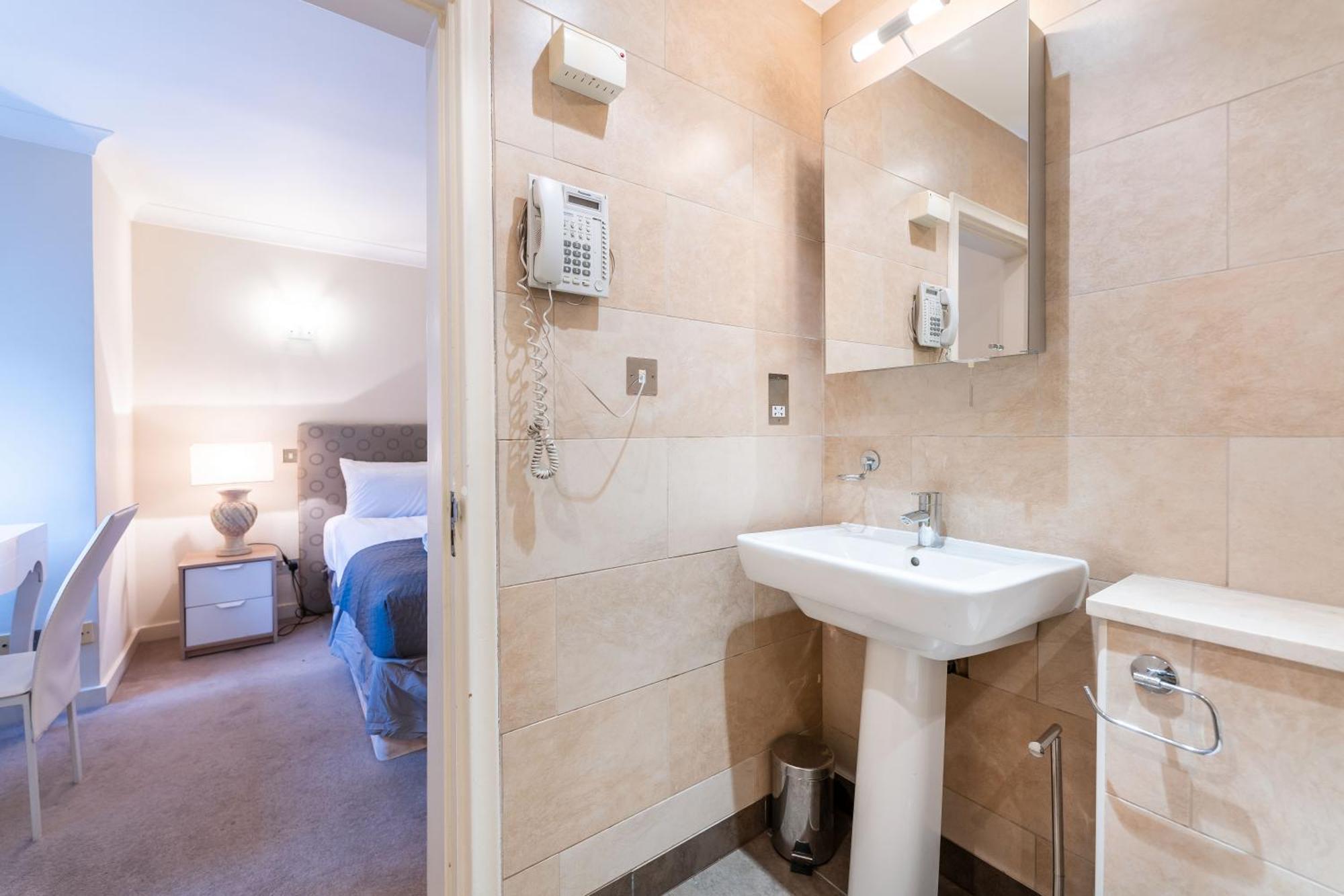 Luxury 6 Bedroom House In Southwick Street Londra Exterior foto