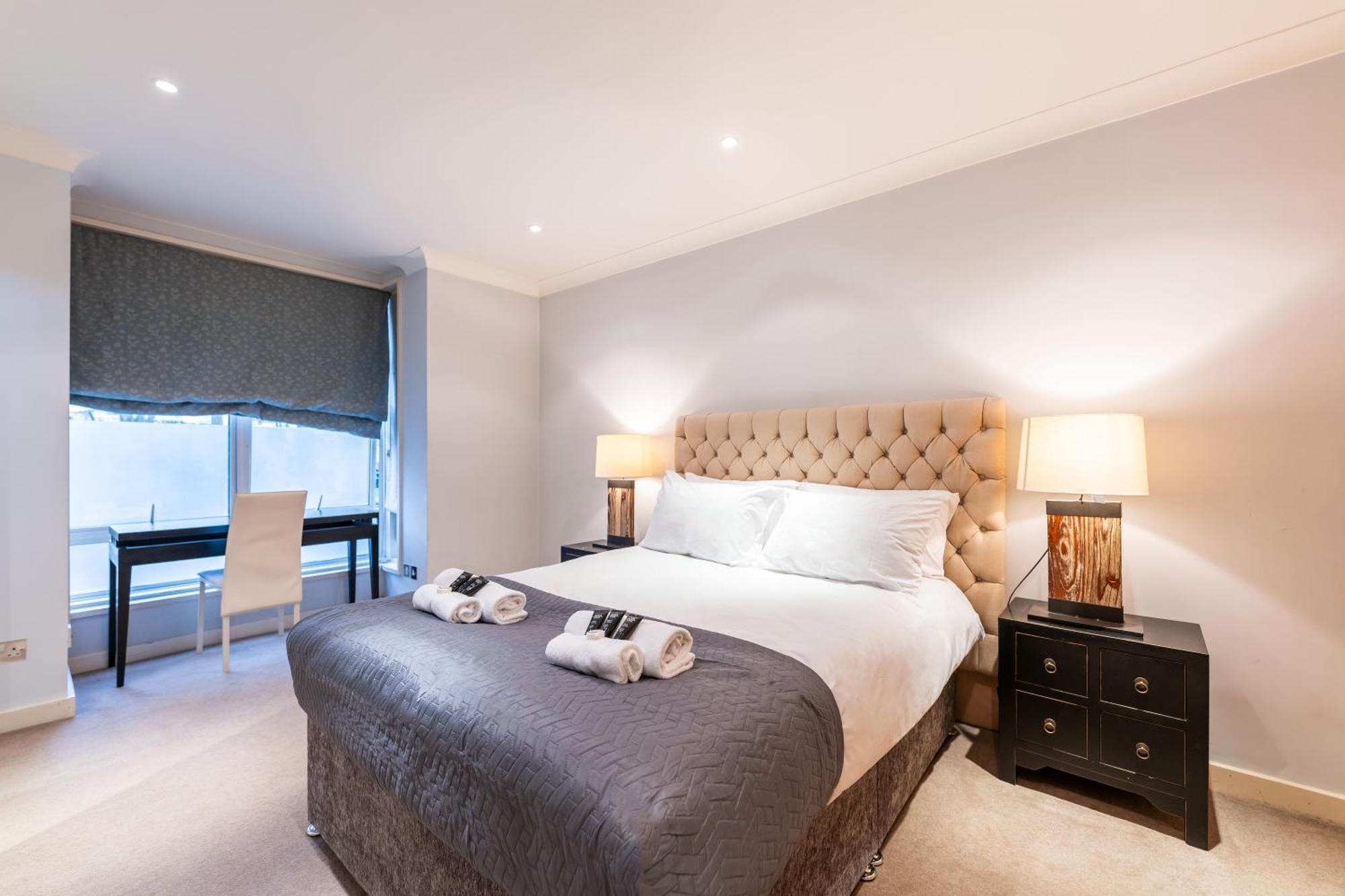 Luxury 6 Bedroom House In Southwick Street Londra Exterior foto
