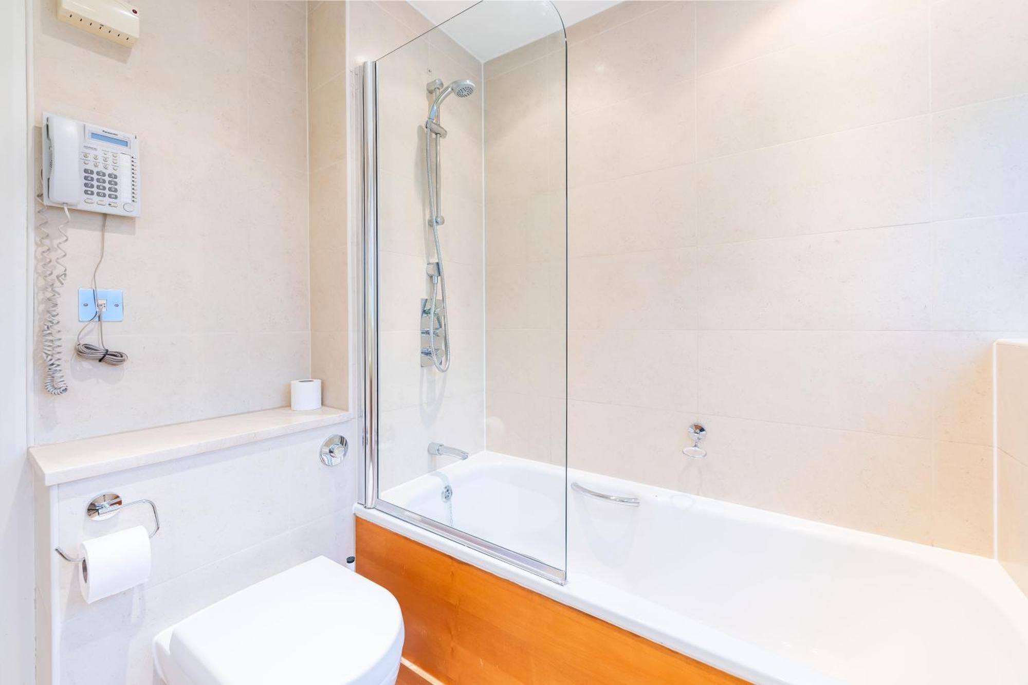 Luxury 6 Bedroom House In Southwick Street Londra Exterior foto