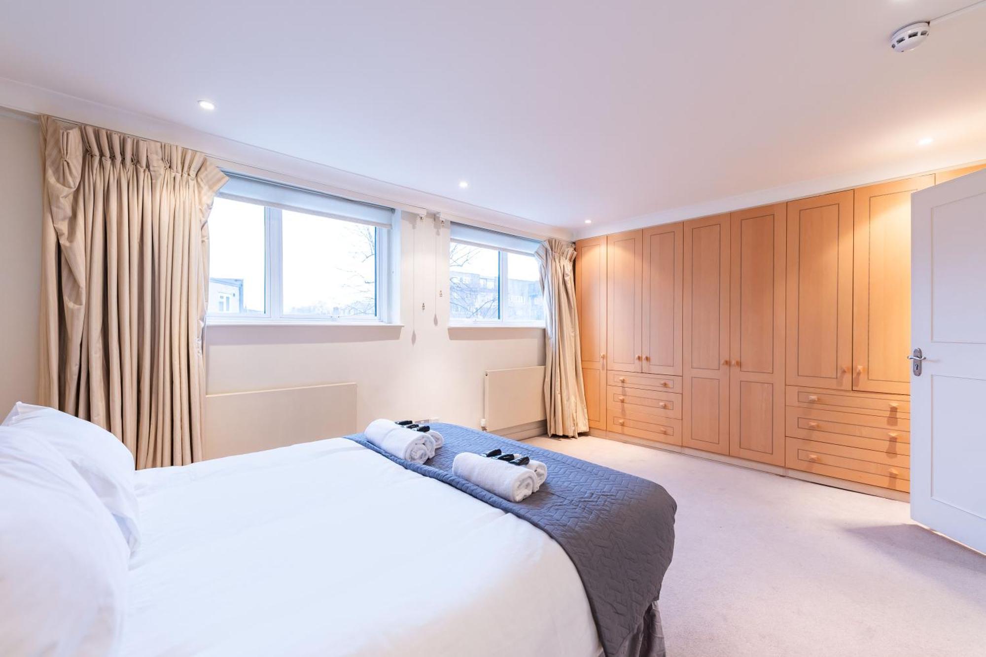 Luxury 6 Bedroom House In Southwick Street Londra Exterior foto