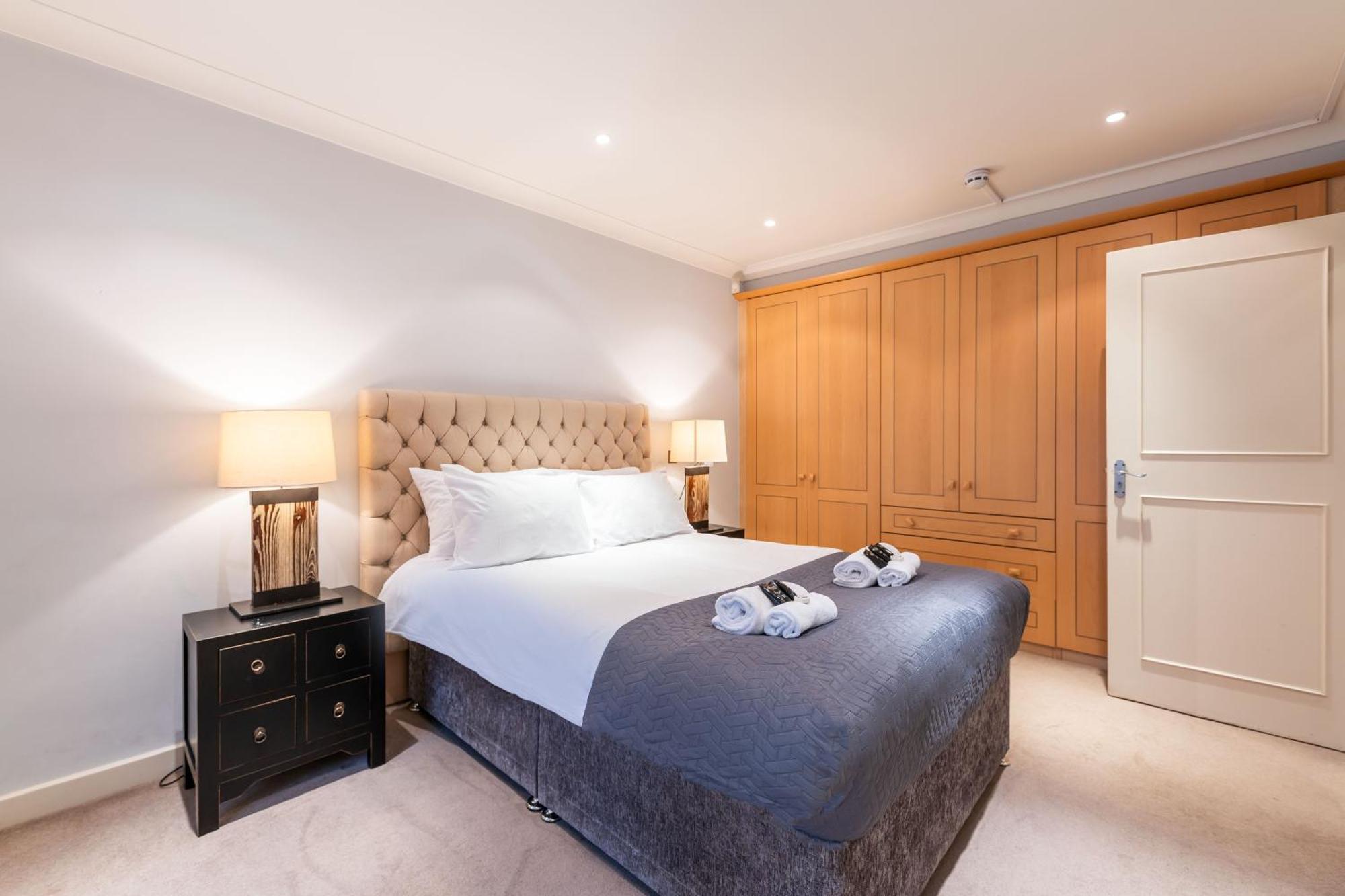 Luxury 6 Bedroom House In Southwick Street Londra Exterior foto