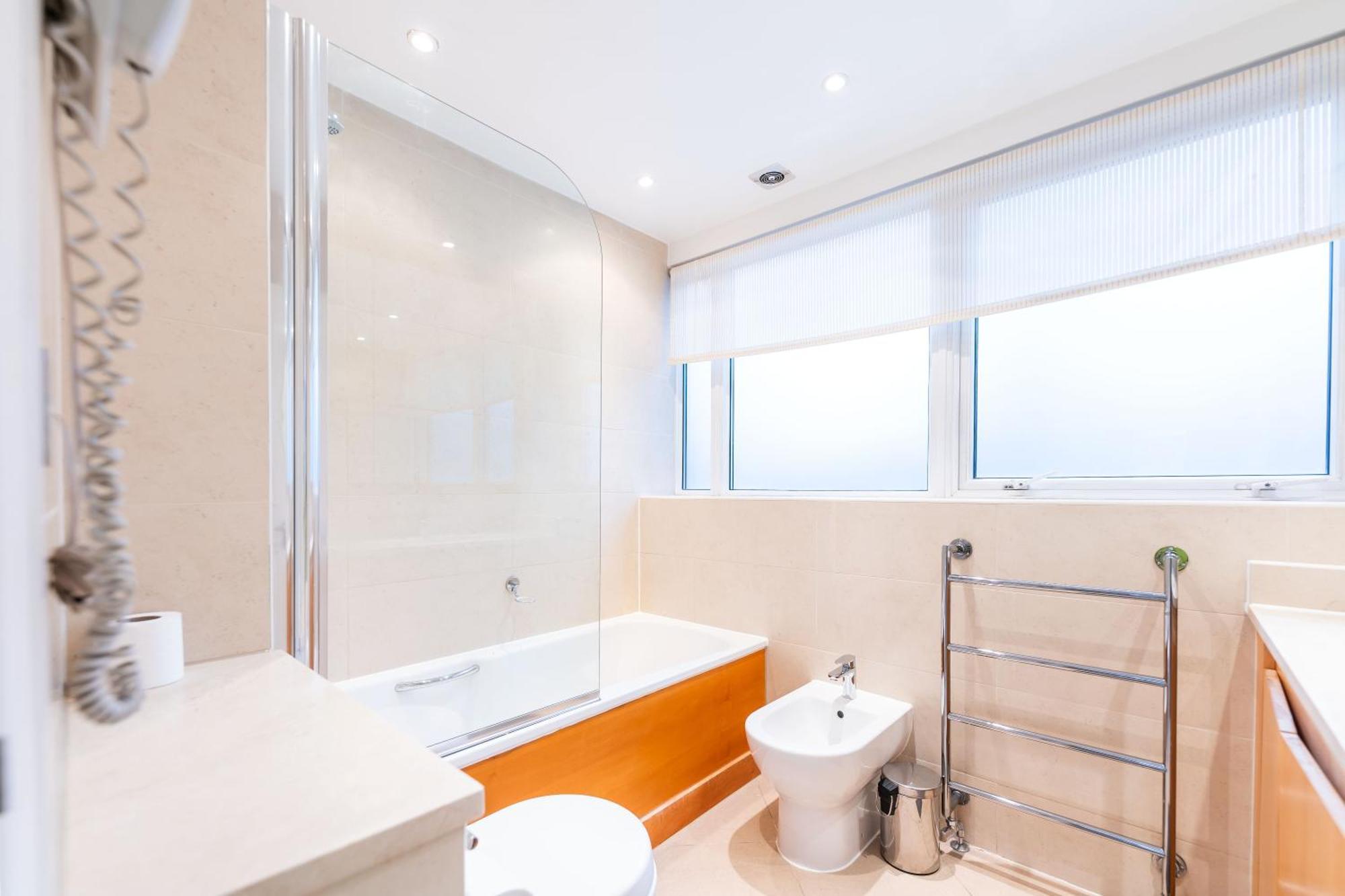 Luxury 6 Bedroom House In Southwick Street Londra Exterior foto