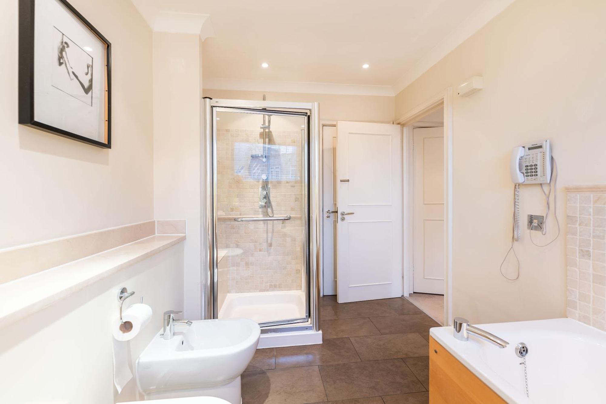 Luxury 6 Bedroom House In Southwick Street Londra Exterior foto