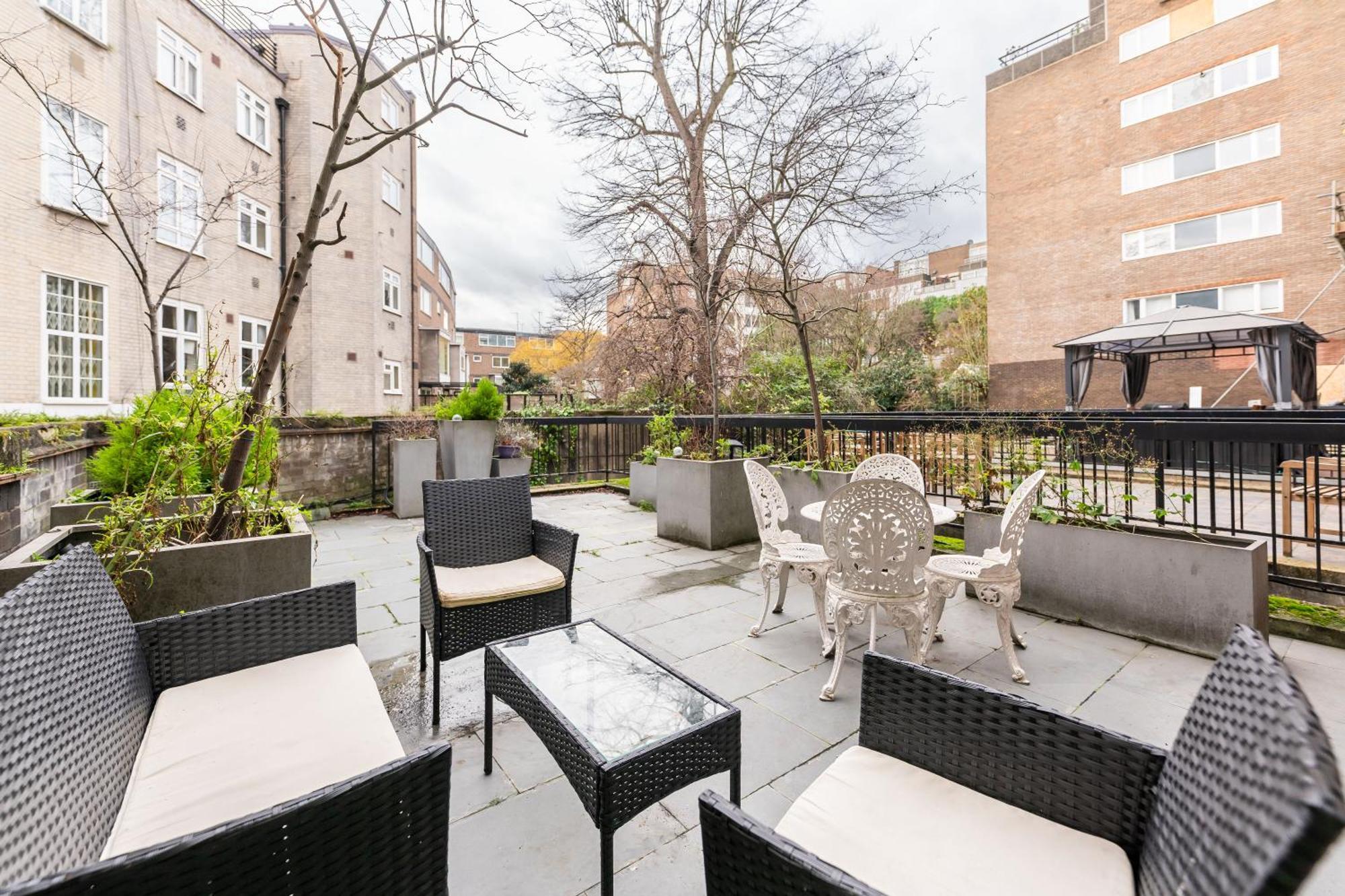 Luxury 6 Bedroom House In Southwick Street Londra Exterior foto